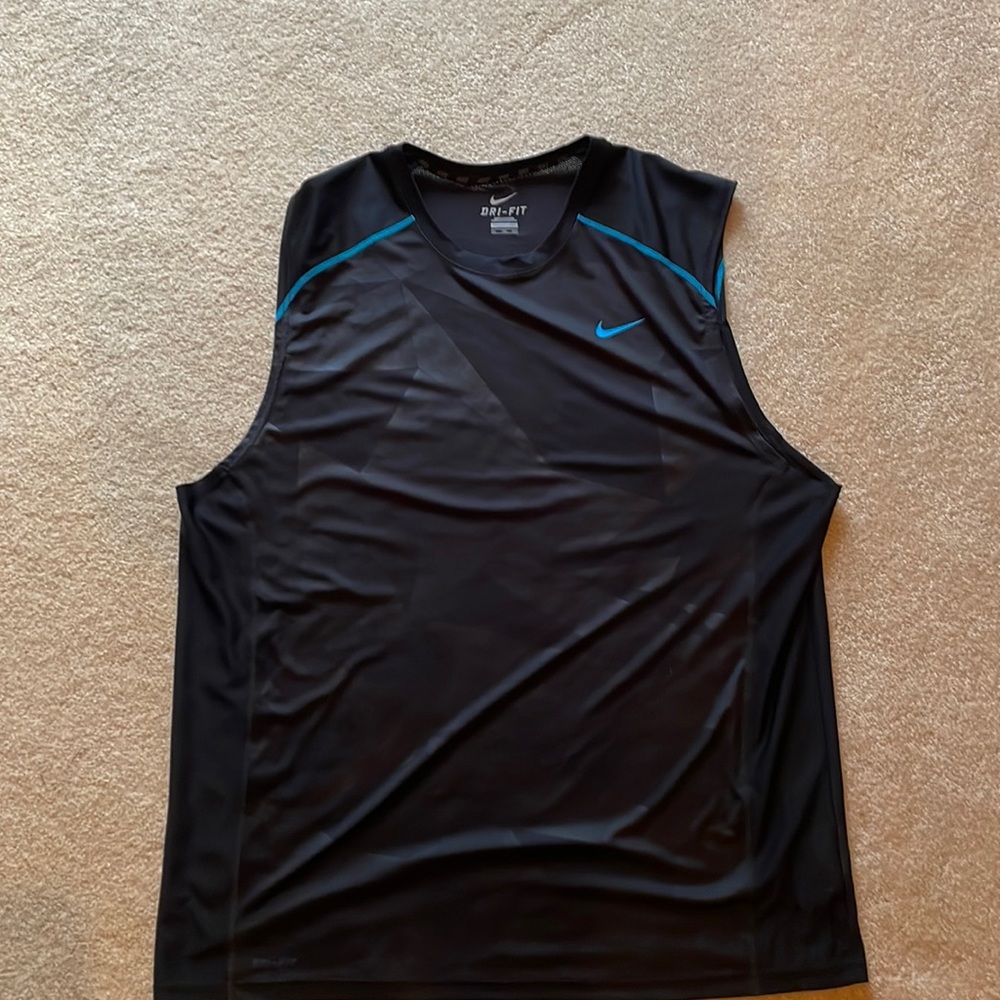 Nike tank dry fit triple X great condition